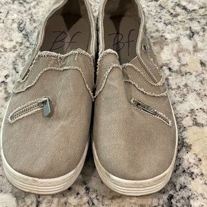 sz 9 EUC Khaki/green slip on Blowfish shoes